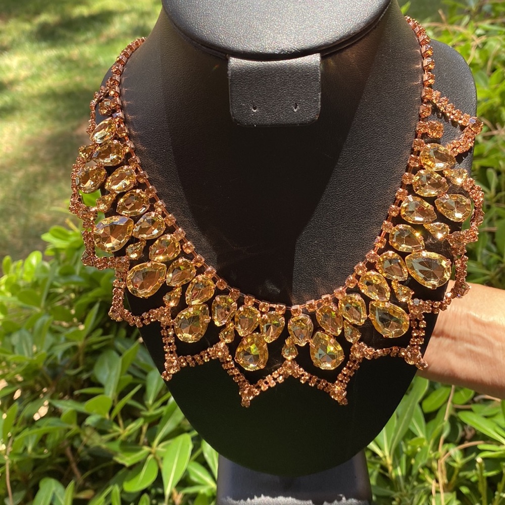 Stunningly Original neck piece.